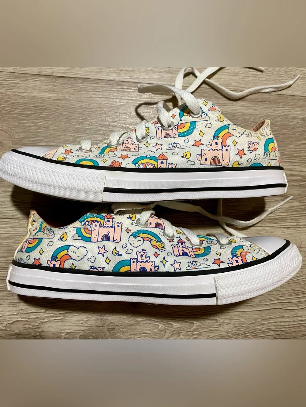 Converse ~ Castles & Rainbows ~ Size 3 Youth = Women’s Size 4